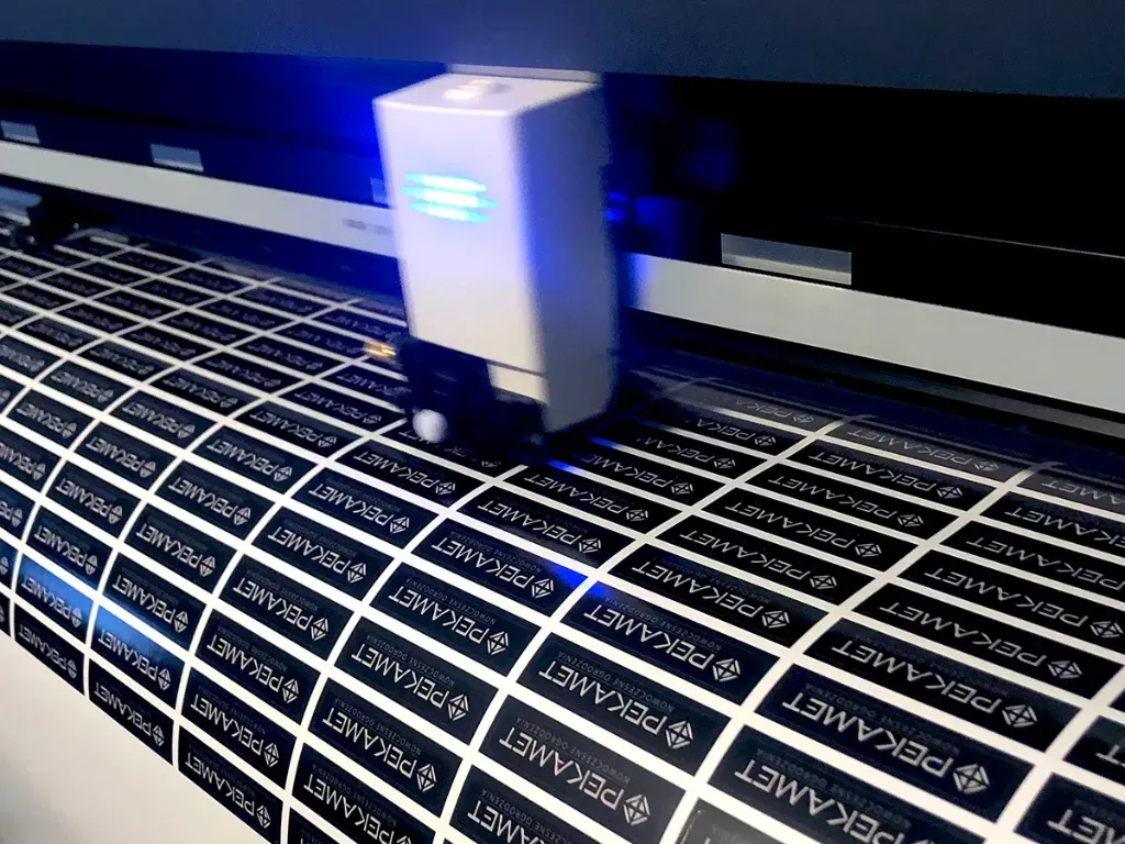 Ile kosztują naklejki firmowe